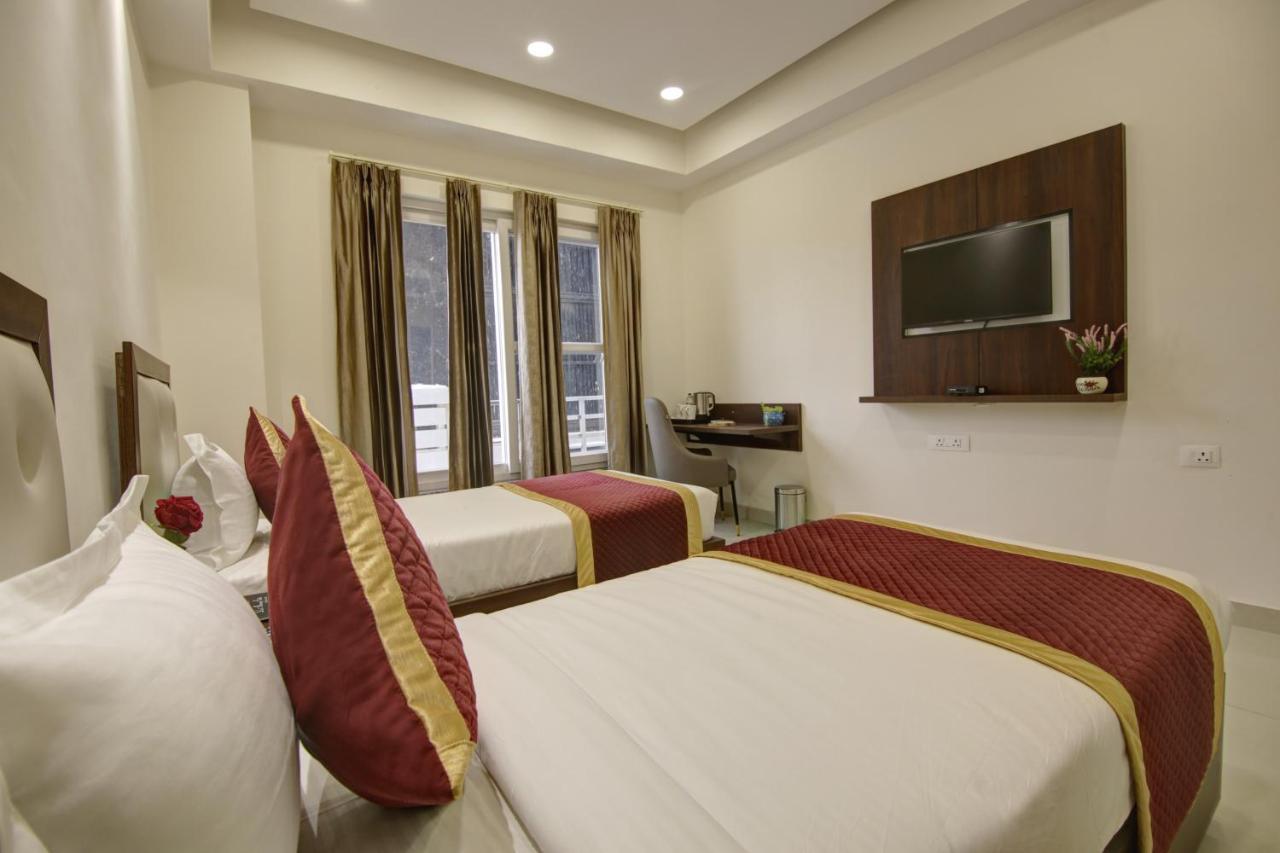 Hotel La Mirage Noida Exterior foto